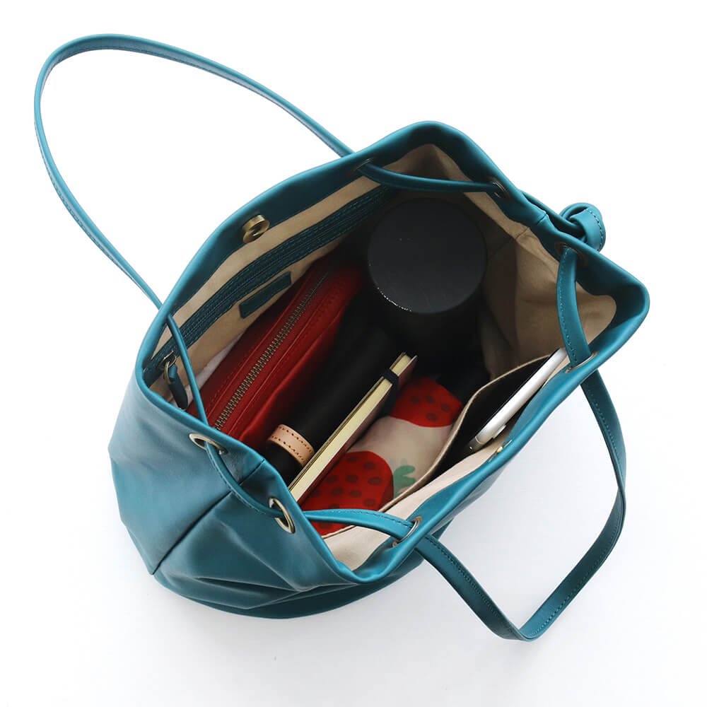 【送料無料】 本革レザー ドローストリング 巾着型ショルダーバッグ tassel （グレー） | アジアの手仕事バッグと雑貨 通販 alin (ありん)