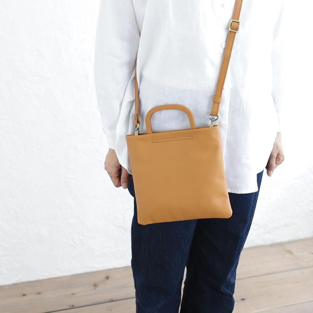 Chelica 本革 レザー 牛革 サコッシュ クラッチバッグ チェリカ Chelica 本革 レザー 牛革 サコッシュ クラッチバッグ チェリカ