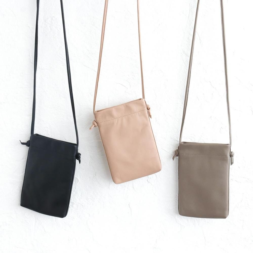 本革スマホショルダー chalk アシスタントポーチにもなるレザー 本革スマホショルダー chalk アシスタントポーチにもなるレザー