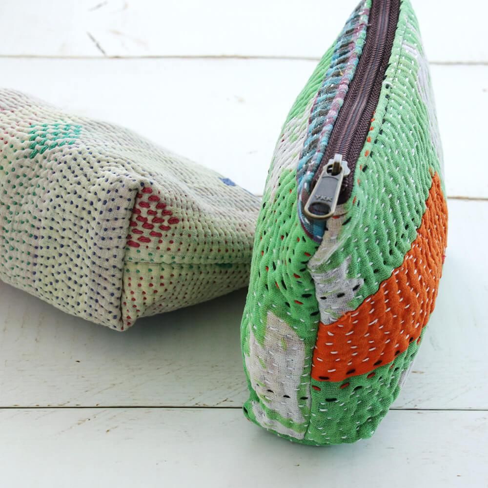 インドの刺し子布 カンタ刺繍（ラリーキルト）ボート型ポーチ