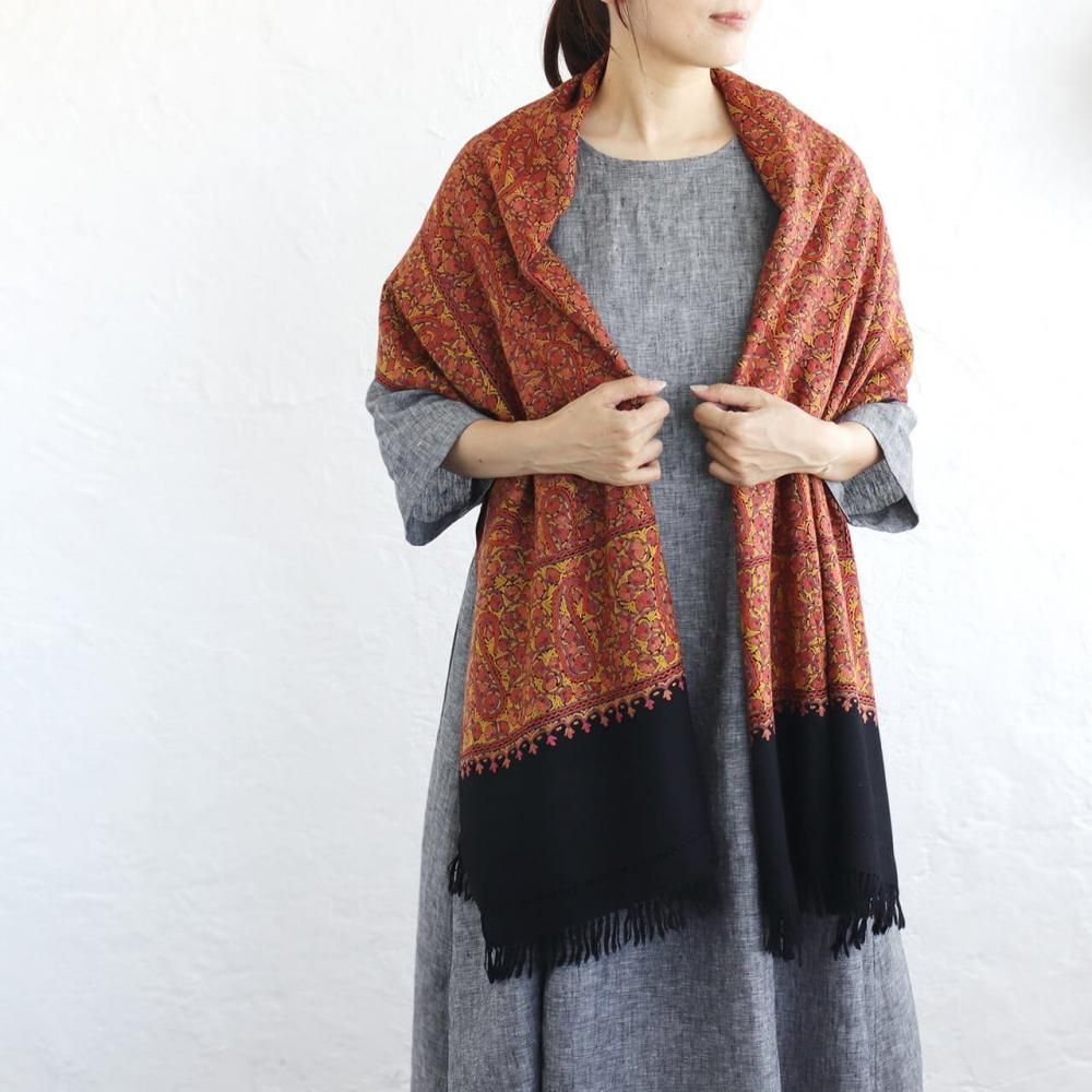 カシミール刺繍ストール | ブラック | 手刺繍 - アジアの手仕事 カシミール刺繍ストール | ブラック | 手刺繍 - アジアの手仕事