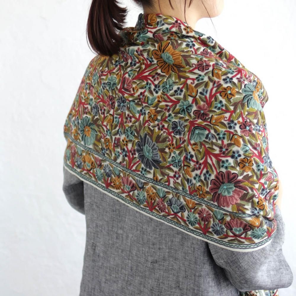 カシミール刺繍ストール | オフホワイト | ハンドミシン カシミール刺繍ストール | オフホワイト | ハンドミシン