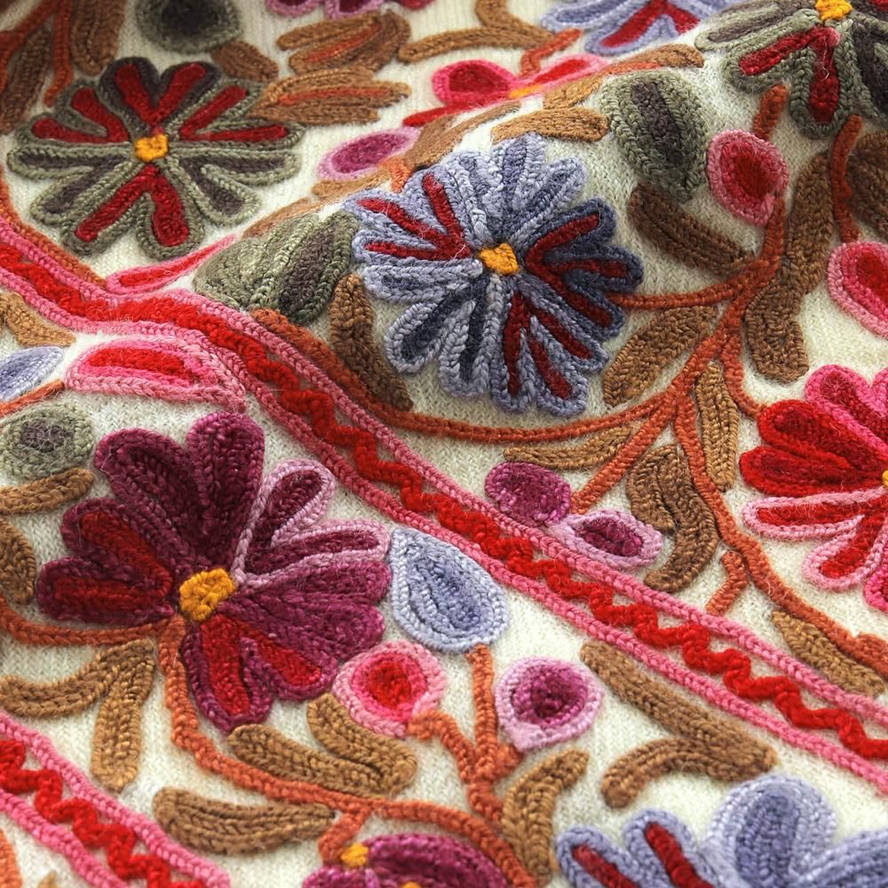 カシミール刺繍ストール | オフホワイト | ハンドミシン カシミール刺繍ストール | オフホワイト | ハンドミシン
