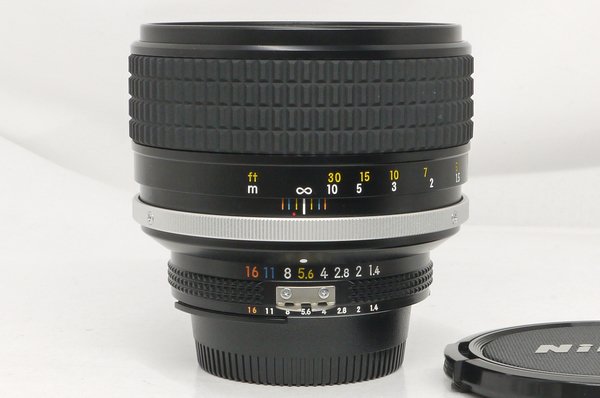 Aiニッコール 85mm F1.4 S 元箱、フード付 新品同様 - 日進堂カメラ