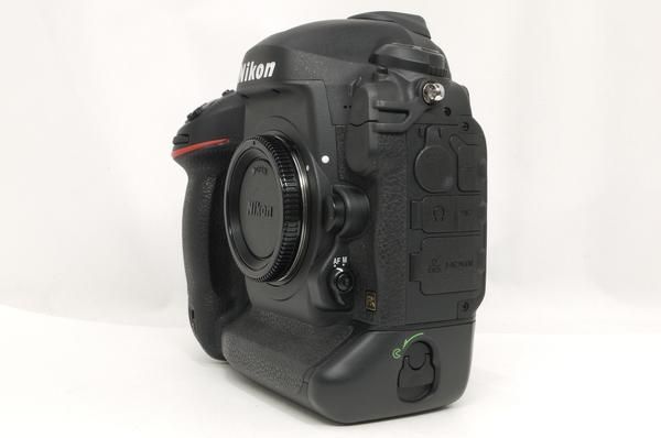 ニコン D4 ショット数7800 元箱付 極上美品 - 日進堂カメラ ニコン D4 ショット数7800 元箱付 極上美品 - 日進堂カメラ