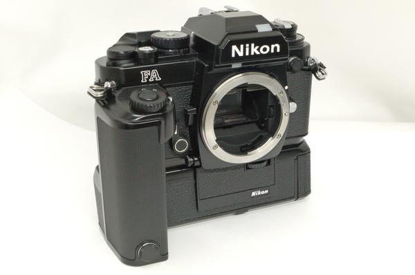 ニコン FA ブラック (モータードライブ MD-15付) 説明書付 極上 ニコン FA ブラック (モータードライブ MD-15付) 説明書付 極上