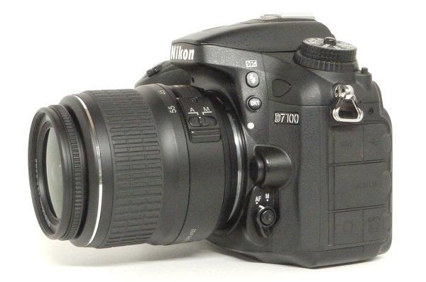 ニコン D7100 (AF-S DX 18-55/3.5-5.6G EDⅡ付) 電池2個付 美品 - 日進