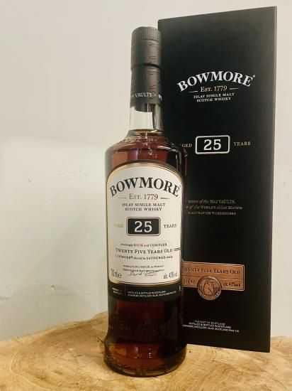 ボウモア 25年 / 700ml 43% ボウモア 25年 / 700ml 43%