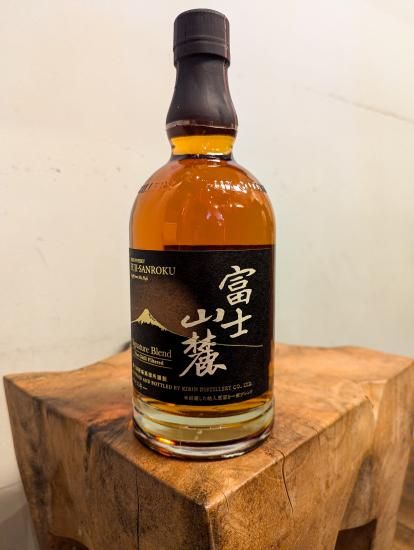 キリンウイスキー 富士山麓 シグネチャーブレンド / 700ml 50% キリンウイスキー 富士山麓 シグネチャーブレンド / 700ml 50%