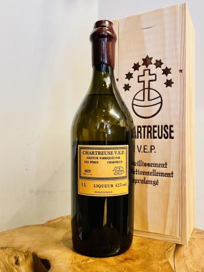 シャルトリューズ VEP ジョーヌ / 1000ml 42% 【お1人様一本まで】 シャルトリューズ VEP ジョーヌ / 1000ml 42% 【お1人様一本まで】