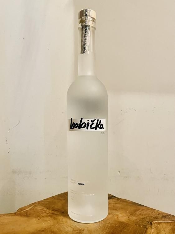 Хӥ å Babicka Vodka / 750ml 40%
˥⥮å