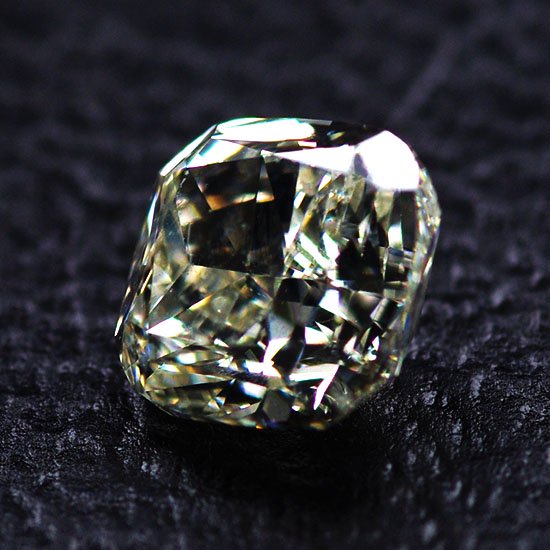 柔らかく魅せる…✨0.579ctダイヤモンド…✨クッションカット