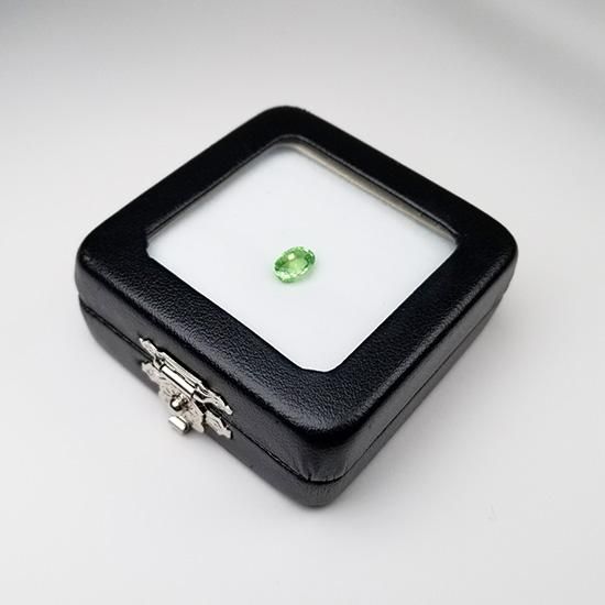 天然カラーストーン 1.78ct ミントガーネット オーバル - Lamp