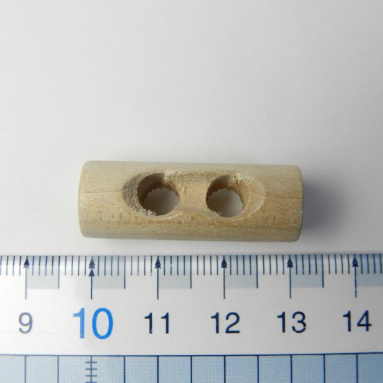 木製ナチュラルカラー系円柱ダッフルボタン・トグルボタン/30ｍｍ/2穴