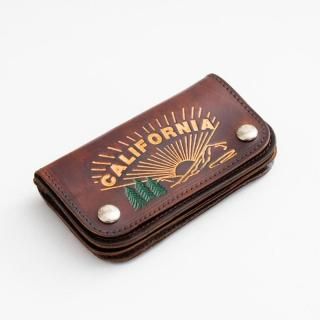 <img class='new_mark_img1' src='https://img.shop-pro.jp/img/new/icons1.gif' style='border:none;display:inline;margin:0px;padding:0px;width:auto;' />Made in USA  California 6inch Trucker Wallet ꥫ6ȥååȡХå