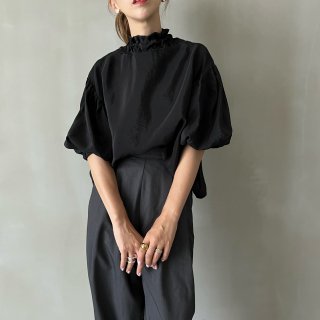 <img class='new_mark_img1' src='https://img.shop-pro.jp/img/new/icons8.gif' style='border:none;display:inline;margin:0px;padding:0px;width:auto;' />gather ribbon blouse