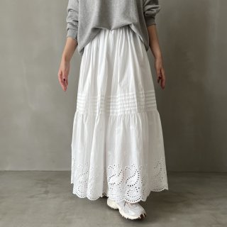 <img class='new_mark_img1' src='https://img.shop-pro.jp/img/new/icons56.gif' style='border:none;display:inline;margin:0px;padding:0px;width:auto;' />embroidery skirt(WH)
