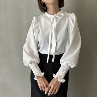 <img class='new_mark_img1' src='https://img.shop-pro.jp/img/new/icons56.gif' style='border:none;display:inline;margin:0px;padding:0px;width:auto;' />2way white blouse