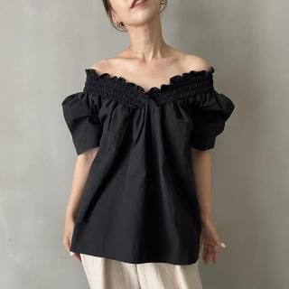 <img class='new_mark_img1' src='https://img.shop-pro.jp/img/new/icons64.gif' style='border:none;display:inline;margin:0px;padding:0px;width:auto;' />offshoulder blouse(black)
