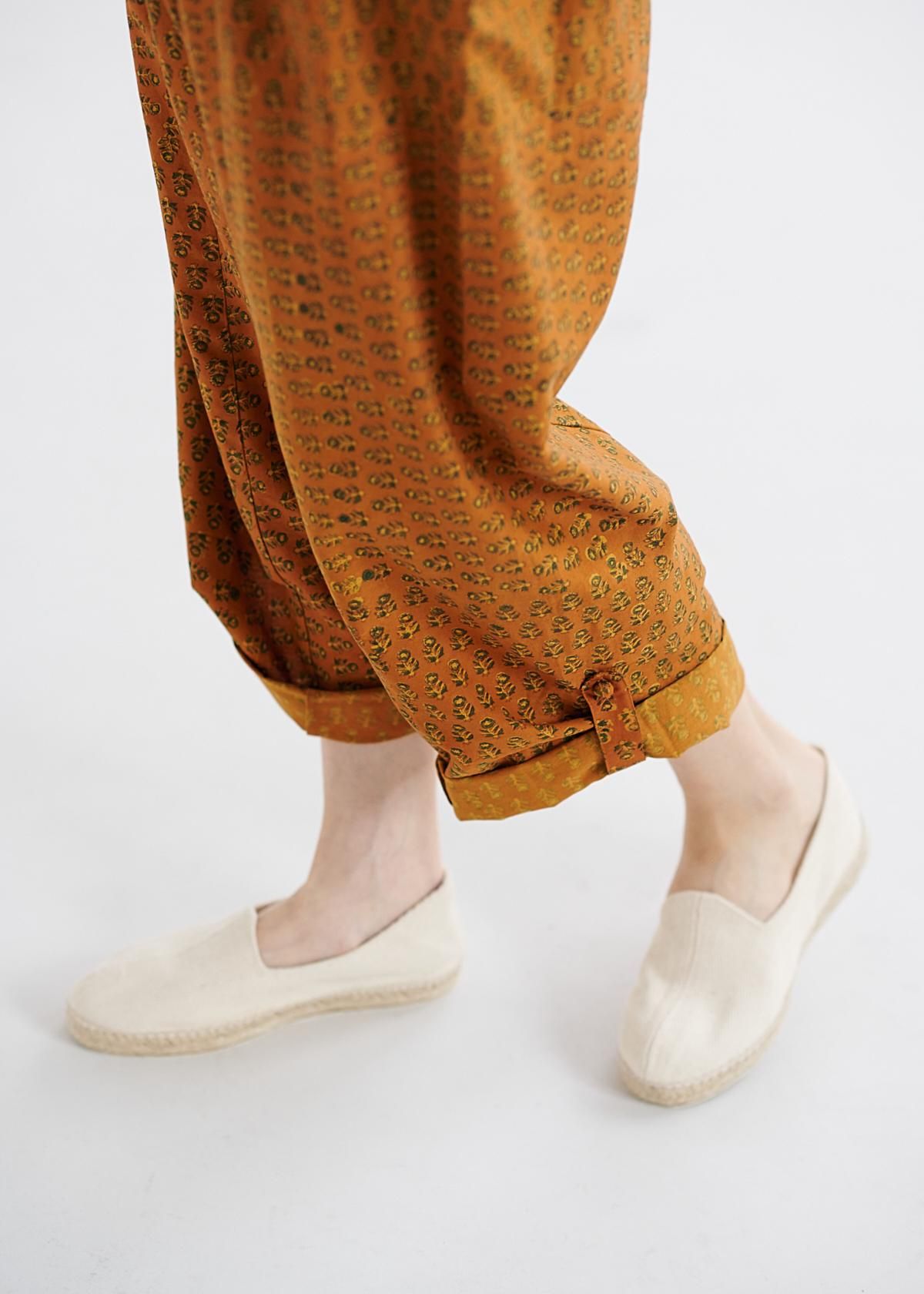 アジュラック染コットンシルクロンパンツ - CALICO キヤリコ アジュラック染コットンシルクロンパンツ - CALICO キヤリコ