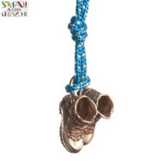 <img class='new_mark_img1' src='https://img.shop-pro.jp/img/new/icons12.gif' style='border:none;display:inline;margin:0px;padding:0px;width:auto;' />【メール便】 アンドレアサンポーリ(ANDREA SAMPOULI) キーホルダー マウンテンコレクション トレッキングシューズ 【ANK007】