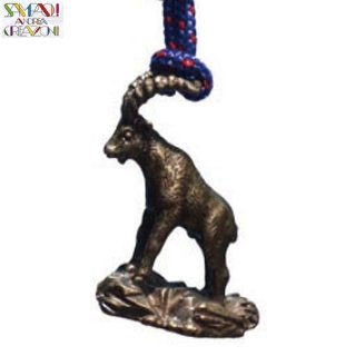 <img class='new_mark_img1' src='https://img.shop-pro.jp/img/new/icons12.gif' style='border:none;display:inline;margin:0px;padding:0px;width:auto;' />【メール便】 アンドレアサンポーリ(ANDREA SAMPOULI) キーホルダー マウンテンコレクション 山羊 【ANK101】