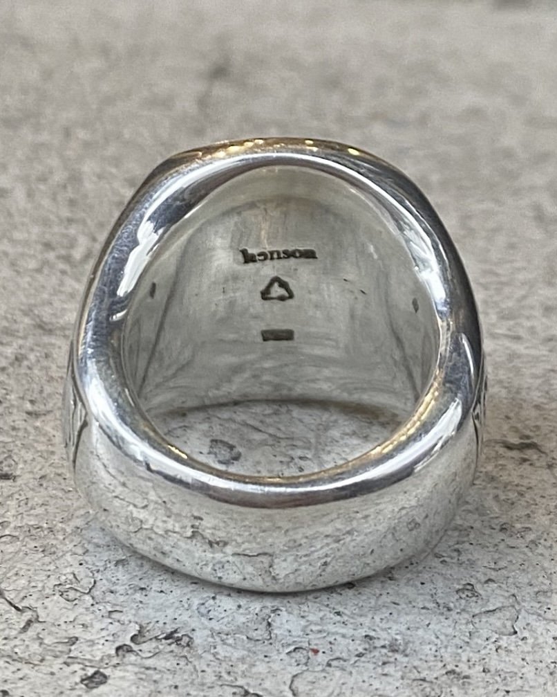 【ENGRAVED OVAL SIGNET RING】 - Time is on