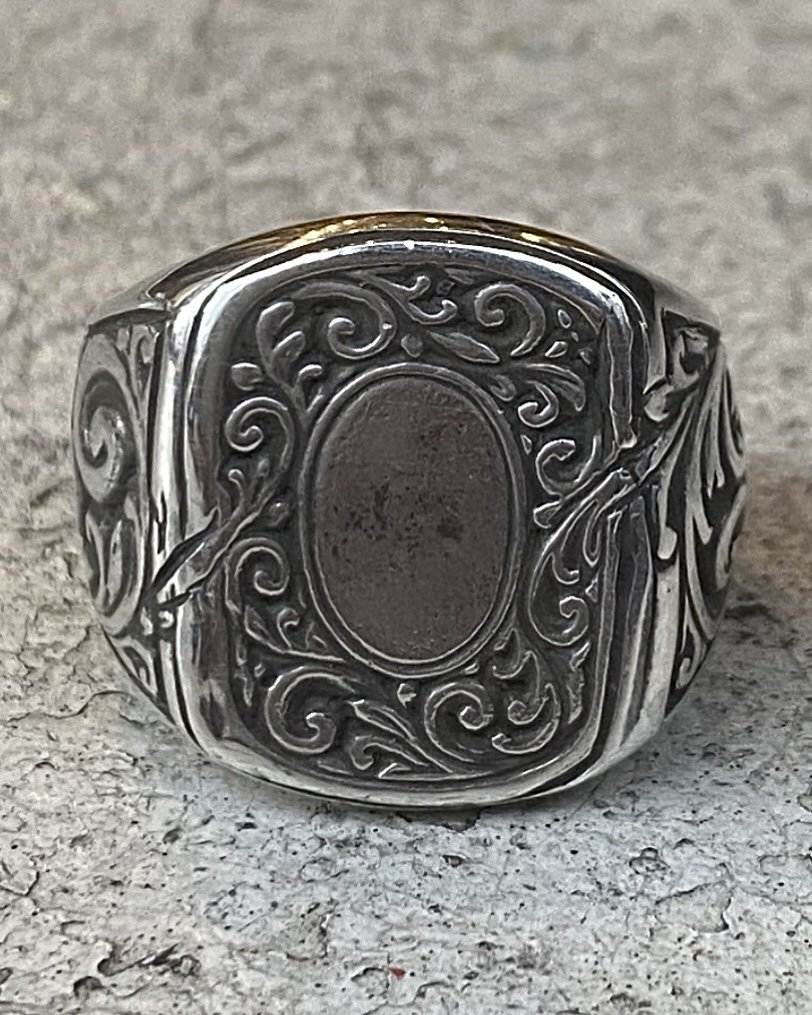 【ENGRAVED OVAL SIGNET RING】
