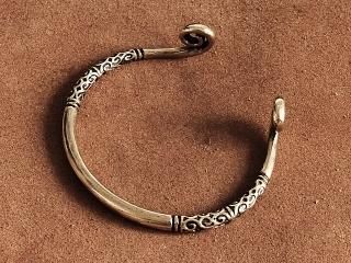 <{$history[num].name}>