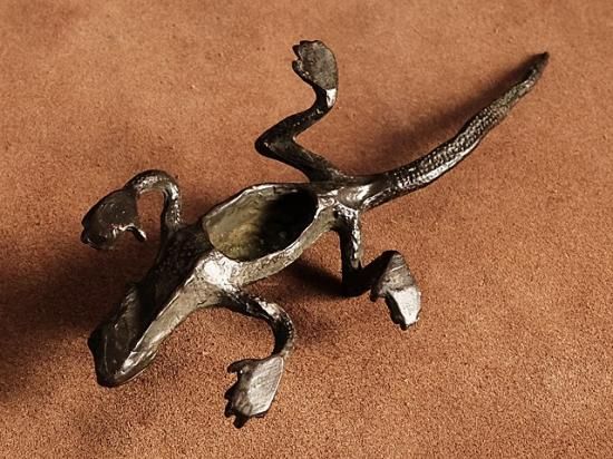 特大ジャスパー製リザード トカゲ 天然石彫刻品 置物 爬虫類マニア 精巧オブジェ Armadillo Lizard 鎧のような鱗 アルマジロリザードの置物 動物