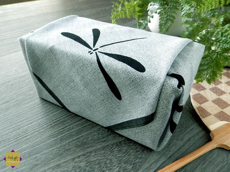 風呂敷専門店ふろしきや本店｜【トンボ(蕉風)・黒】の風呂敷｜外国への