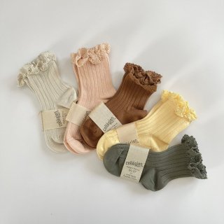 Collegien<br>lili<br>lace trim ribbed ankle socks<br>5colors<br>(18/20,21/23,24/27,28/31,32/35)