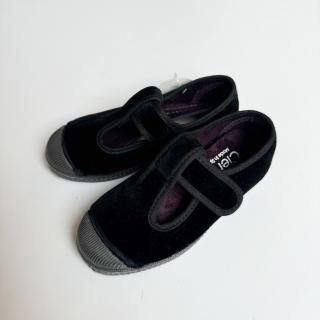 Cienta<br>T-strap Shoes<br>Black<br>21(12.5cm)～34(21cm)