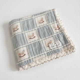 <img class='new_mark_img1' src='https://img.shop-pro.jp/img/new/icons14.gif' style='border:none;display:inline;margin:0px;padding:0px;width:auto;' />Bebe Organic<br>Rocking Horse Blanket<br>80100