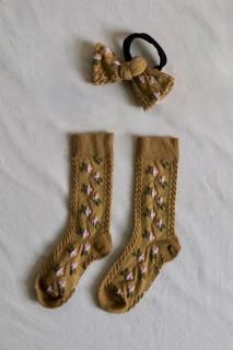 <img class='new_mark_img1' src='https://img.shop-pro.jp/img/new/icons14.gif' style='border:none;display:inline;margin:0px;padding:0px;width:auto;' />Bonjour diary<br>Farandole camel socks & matching hair knot<br>(S,M,L)