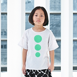 <img class='new_mark_img1' src='https://img.shop-pro.jp/img/new/icons8.gif' style='border:none;display:inline;margin:0px;padding:0px;width:auto;' />ネオンサークルTシャツ（キッズ）22214