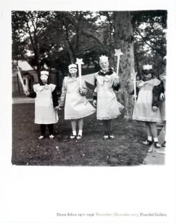 雑誌で紹介された Diane Arbus｜ダイアン・アーバス - BALLOON｜ポスター専門 コレクション
