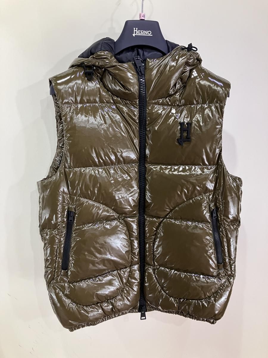 ヘルノ 胸ワンポイント シャイニーナイロンダウンベスト/PI000860U