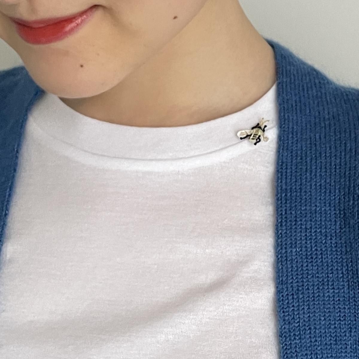 antipast 蜂モチーフ付き コットンガーゼトップス F ANTIPAST Cotton Frice T-shirt with Bee(蜂モチーフ付き定番T