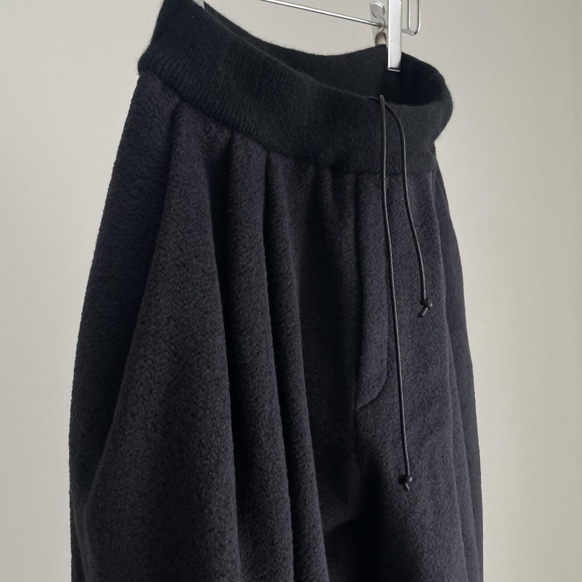 TENNE HANDCRAFTED MODERN waist lib Knit 3 tuck tapered pants