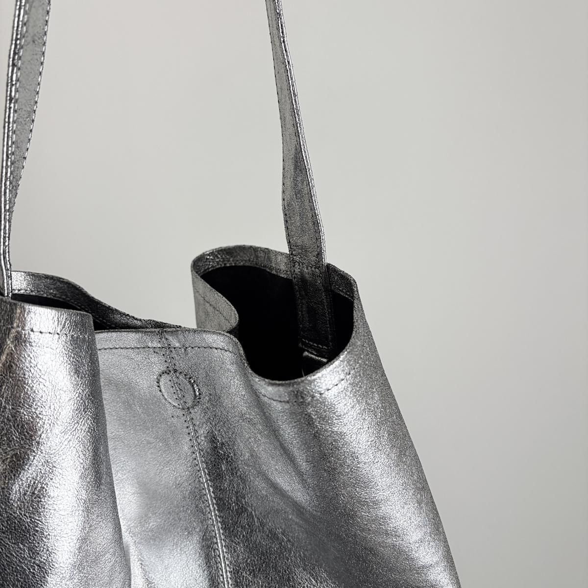 バッグ Morphee CYLINDER XL SILVER Morphée - Morphee / モルフェトートバッグ CYLINDER M(CYM -SIL