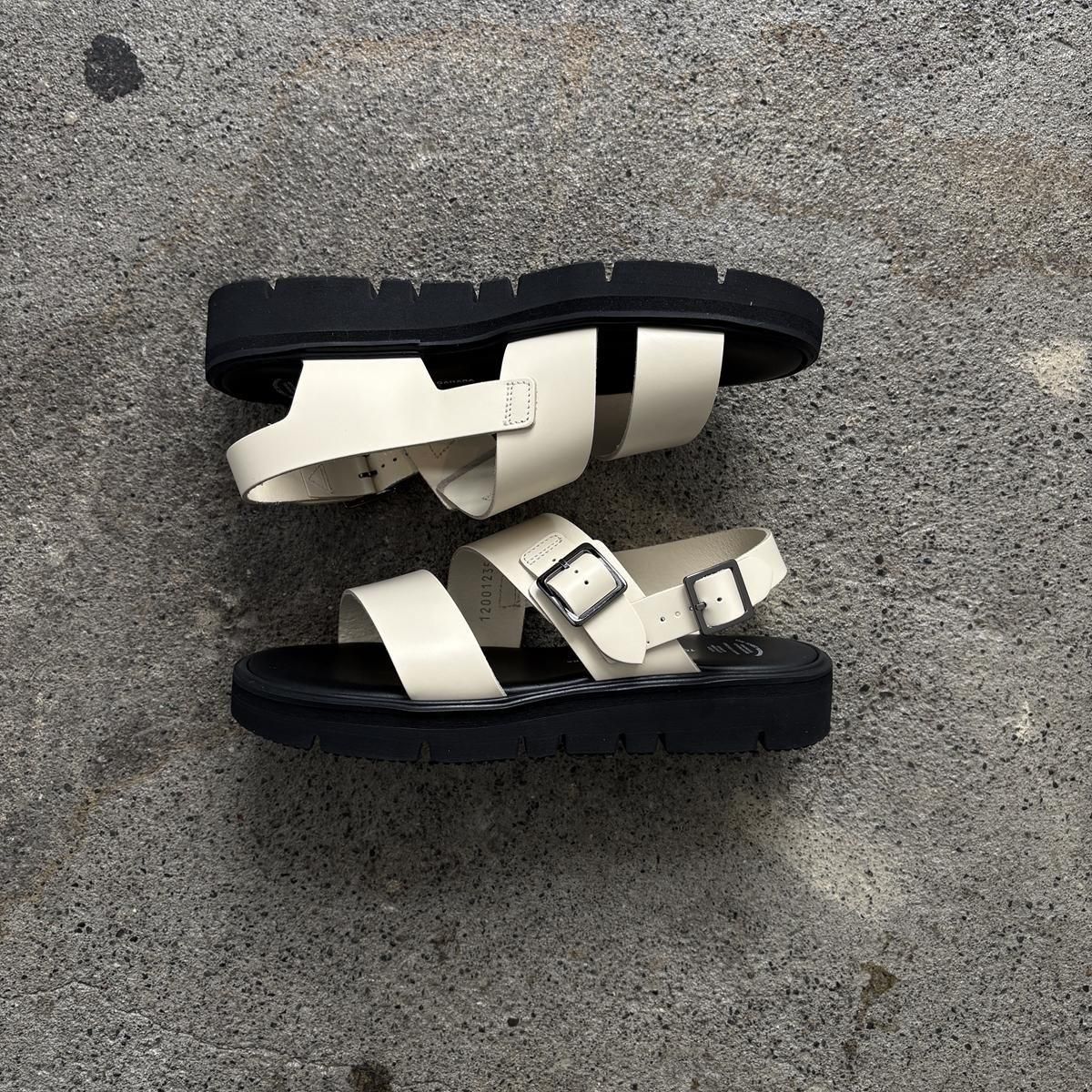 BEAUTIFUL SHOES S.S.BELT SANDALS(GROXI CUT SOLE) /BSS2512001 BEAUTIFUL SHOES S.S.BELT SANDALS(GROXI CUT SOLE) /BSS2512001