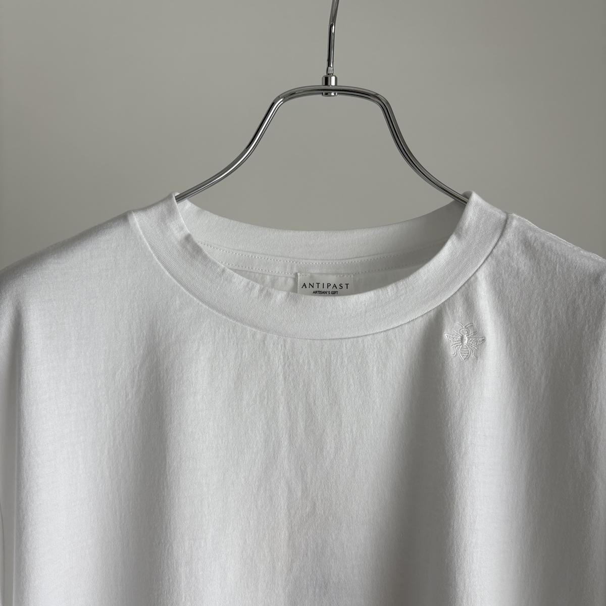 ANTIPAST Organic Cotton T-shirt (蜂ワンポイント刺繍)/KNT266
