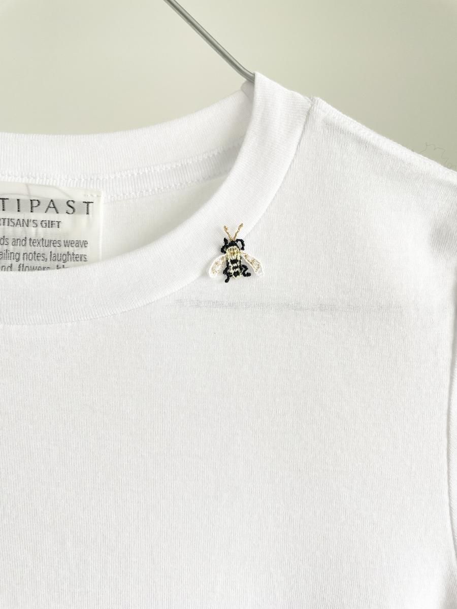 ANTIPAST アンティパスト　レース　Tシャツ ANTIPAST Cotton Frice T-shirt with Bee(蜂モチーフ付き定番T