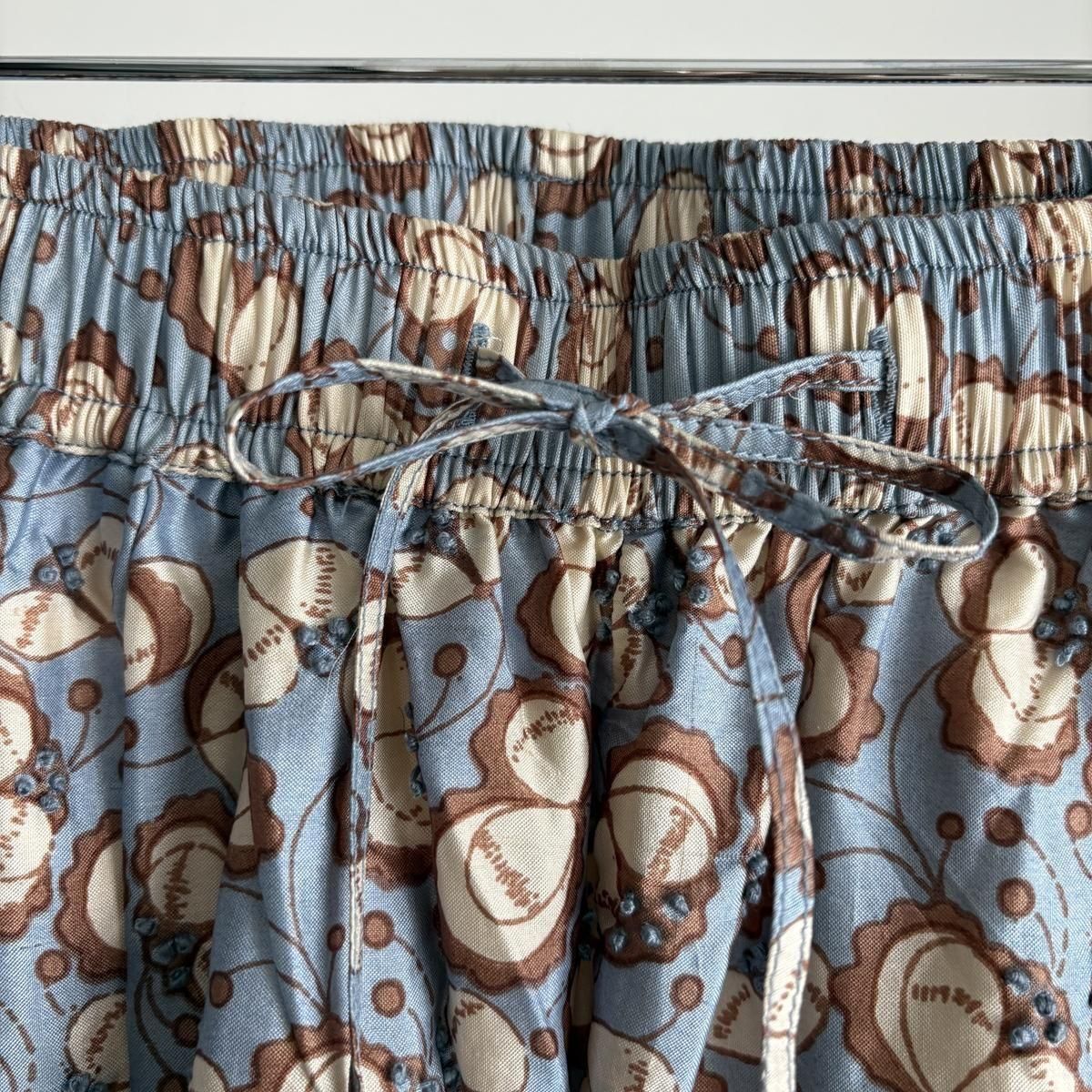 専用ページ♡ bunon ブノン　刺繍　花柄パンツ　M BUNON Kahdi Silk Flower Print ＆ Embroidery Tuck Pants /BN2563*PT