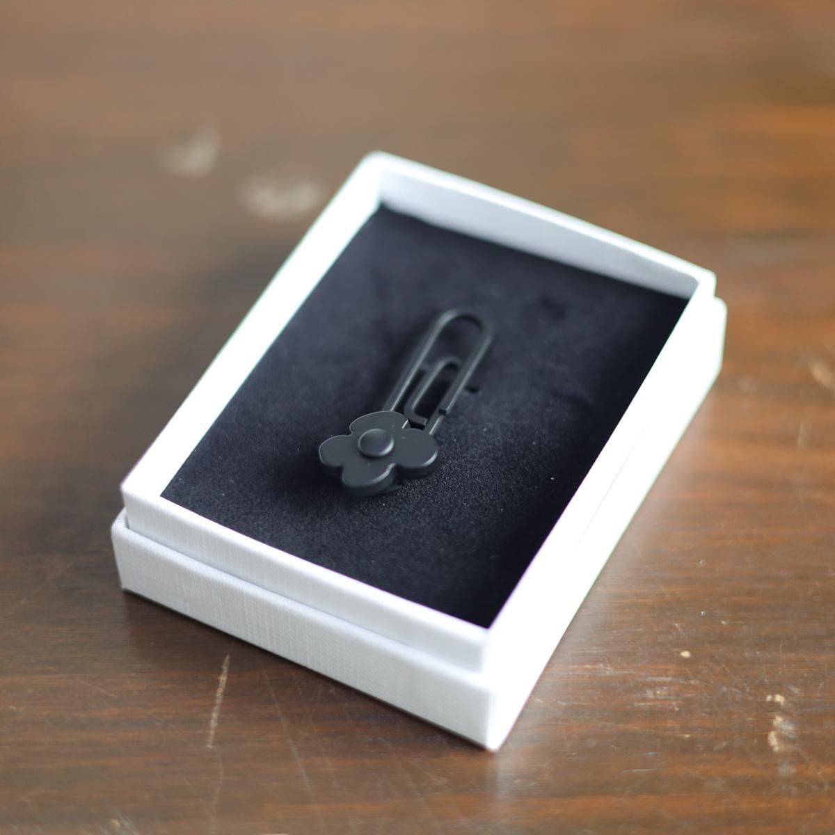 h*n様 LARDINI ラルディーニ ブートニエール 黒 クリップタイプ 新品【LARDINI ラルディーニ】NEWデザイン 純正クリップ型