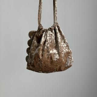 <img class='new_mark_img1' src='https://img.shop-pro.jp/img/new/icons13.gif' style='border:none;display:inline;margin:0px;padding:0px;width:auto;' />chitose.K scallop kinchaku bag/3252-02*BG#IT