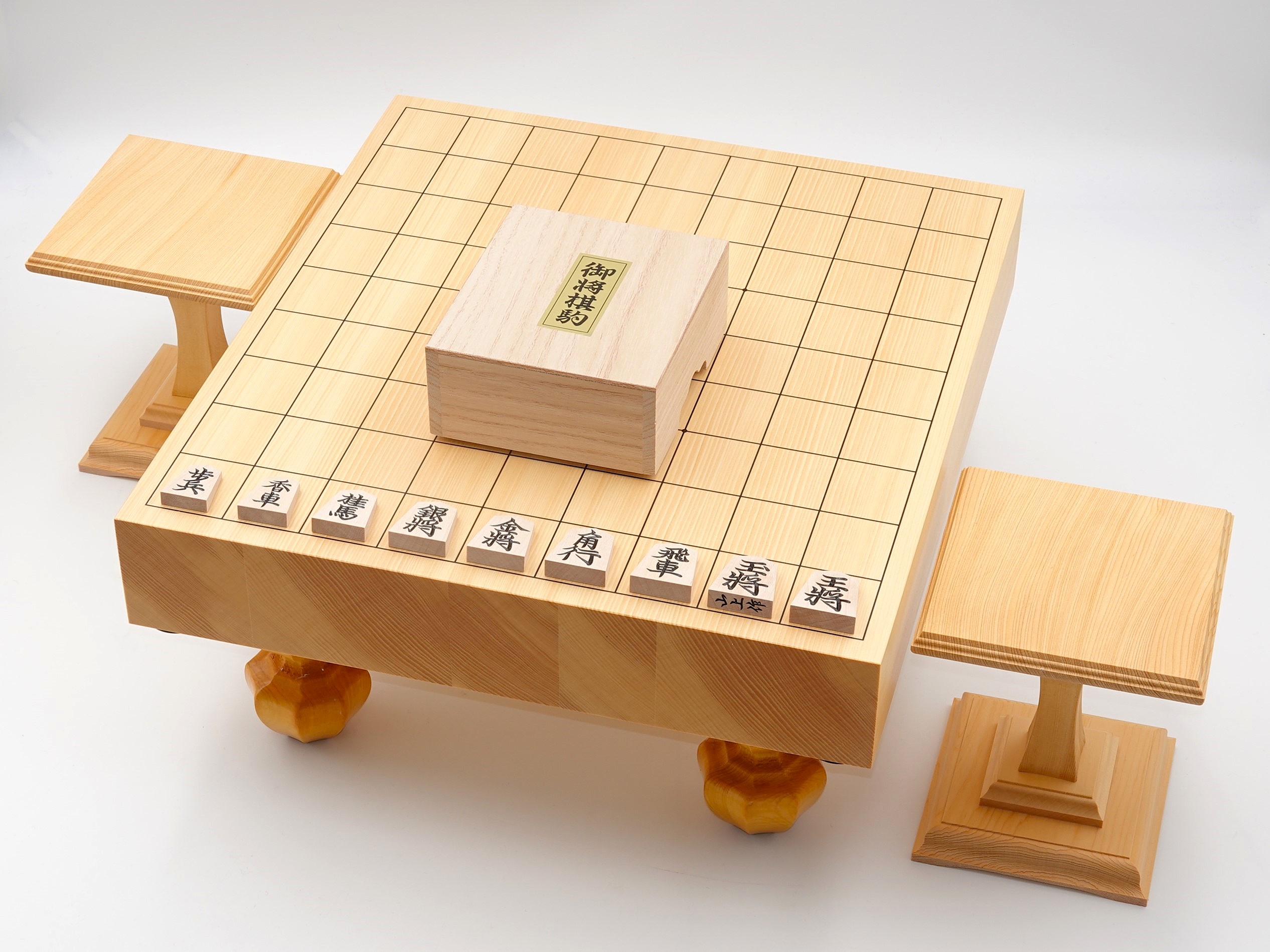 木製将棋盤セット 新かや10号卓上接合将棋盤と木製楓押し駒裏赤 木製将棋盤セット 新かや10号卓上接合将棋盤と木製楓押し駒裏赤