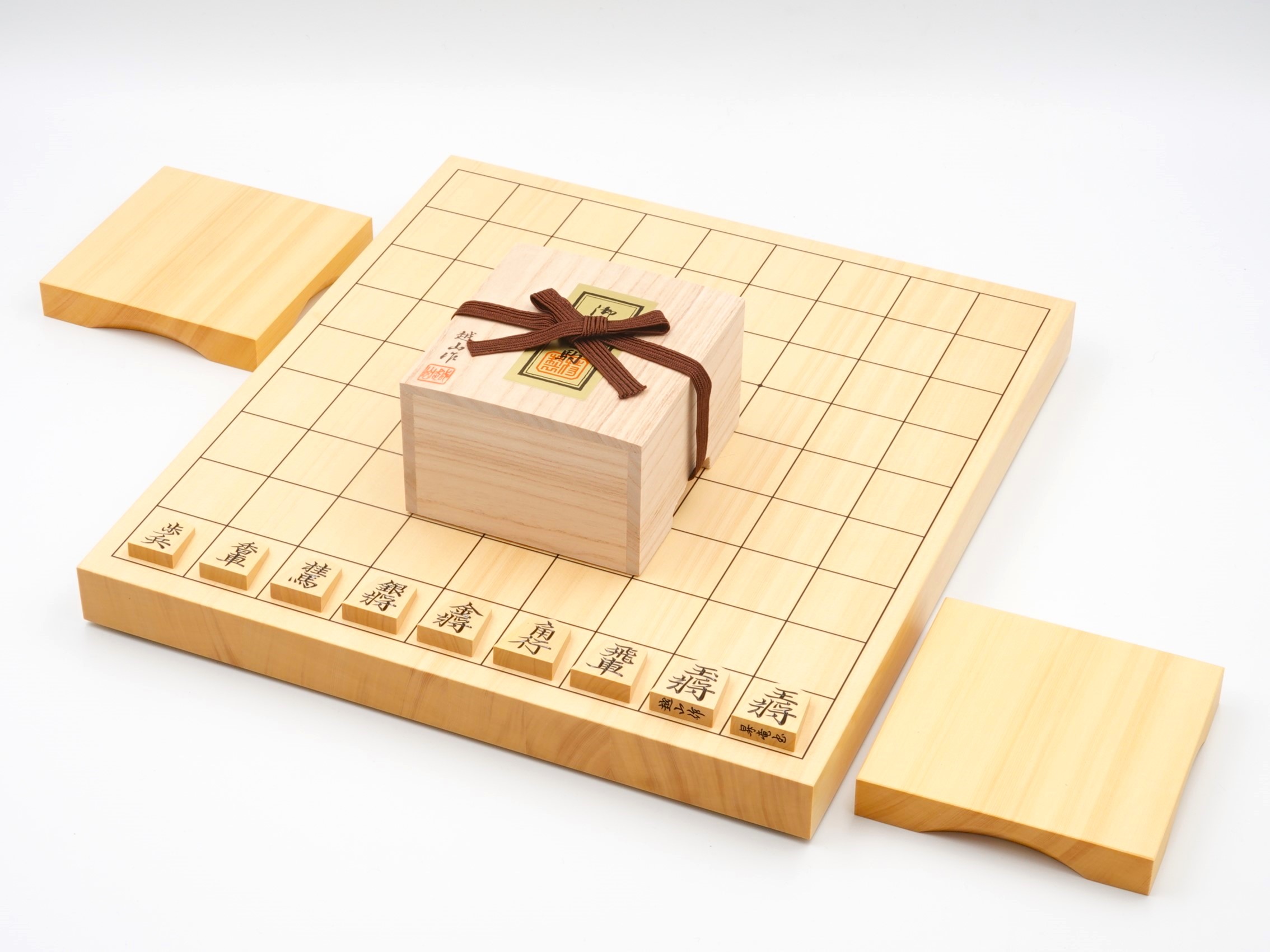 将棋セット 国産桧2寸卓上将棋盤セット(木製将棋駒黄楊錦旗彫