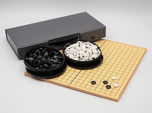 囲碁 日向特製本蛤碁石 38号 実用 碁石紙箱 碁笥 碁笥箱 聞きにくい 囲碁 日向特製本蛤碁石 38号 実用 碁石紙箱 碁笥 碁笥箱 聞きにくい